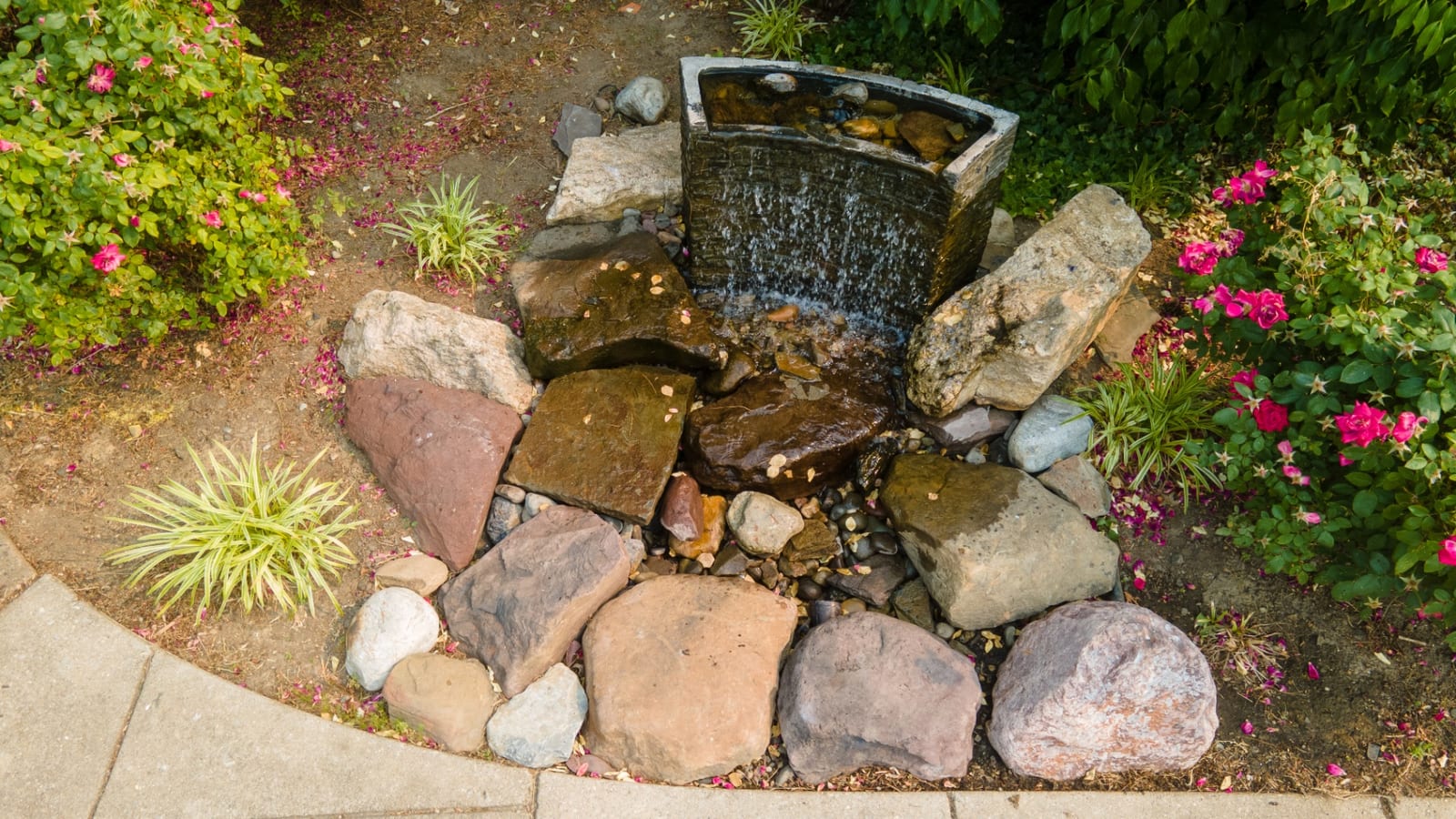 Accent fountain with natural stone